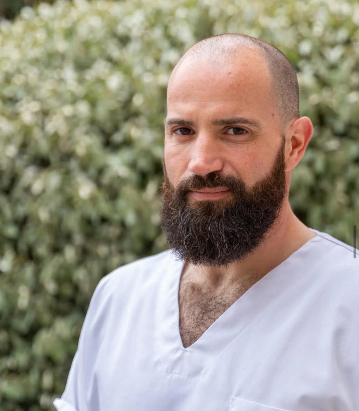 Photo Xavier formateur Ecole massage holistique facialiste holistique soin énergétique ecole massage holistique formation facialiste holistique soin énergétique Montpellier Avignon
